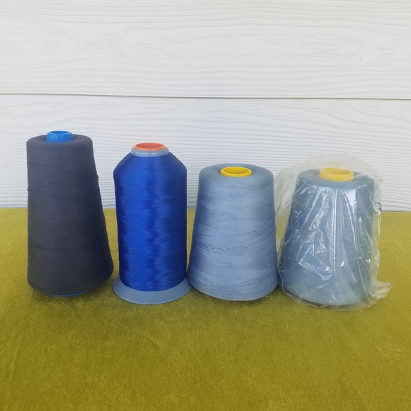 Vintage Lot Of 4 Thread Sewing Cones Blue Shades/Black Diy Vintage Craft Room - Picture 1 of 10